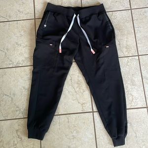 Figs Muoy joggers in black